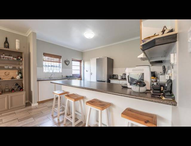 3 BEDROOM CLUSTER FOR SALE IN SONSTRAAL HEIGHTS